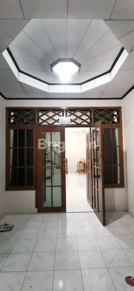 image RUMAH 2 LT CANTIK DI ALAM SUTERA – DEKAT ST. LAURENSIA & BINUS, SHM, BEBAS BANJIR (2)