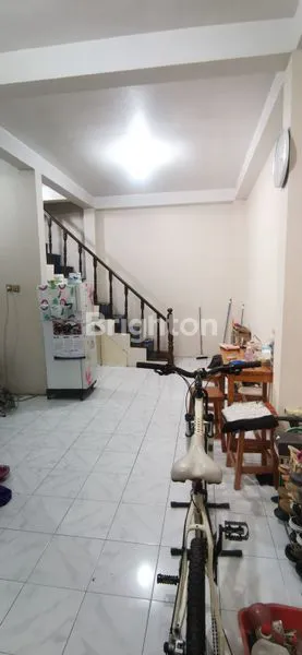 image RUMAH 2 LT CANTIK DI ALAM SUTERA – DEKAT ST. LAURENSIA & BINUS, SHM, BEBAS BANJIR (7)