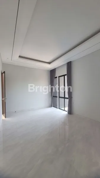 image RUMAH BARU MEWAH 2 LANTAI DI MANYAR HARGA 4 M - LOKASI STRATEGIS TENGAH KOTA (2)