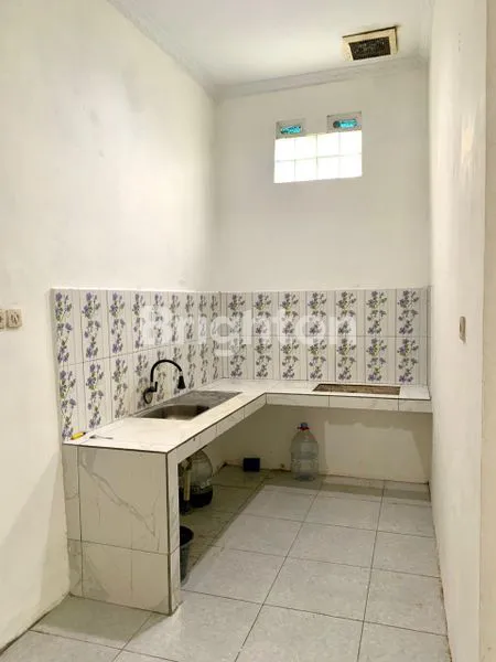 image JUAL CEPAT RUMAH 2 LANTAI BISA BAYAR 10 X  DI LARANGAN DEKAT HALTE TRANS JAKARTA PURI BETA - PURIBETA TANGERANG SELATAN (7)