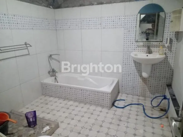 image RUMAH 2 LANTAI DENGAN 2 KAMAR TIDUR (6)