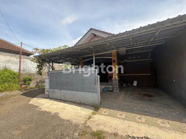 image RUMAH 2 LANTAI DENGAN 2 KAMAR TIDUR (1)