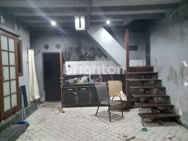 image RUMAH 2 LANTAI DENGAN 2 KAMAR TIDUR (7)