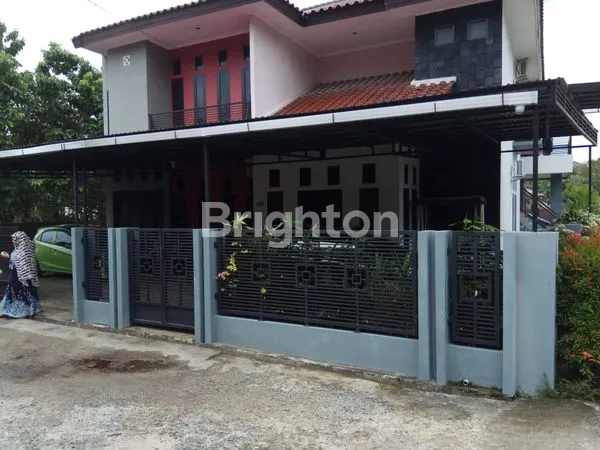 image RUMAH BESAR DAN LUAS, 2 LANTAI (1)