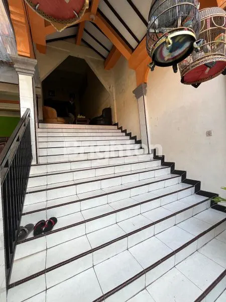 RUMAH KANTOR 3 LANTAI SHM TENGAH KOTA GRESIK