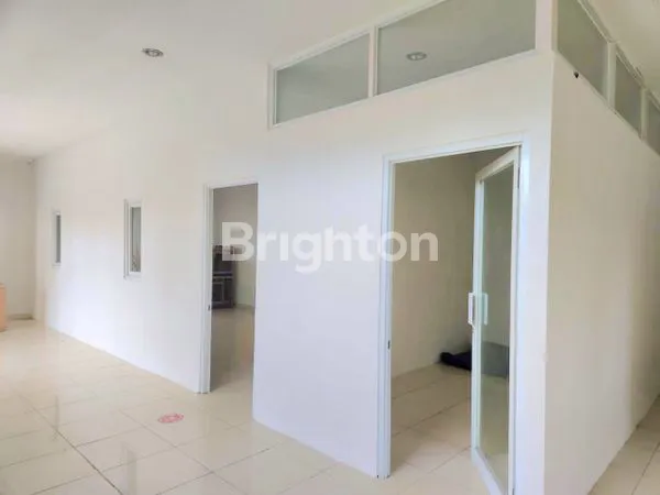 image BANGUNAN USAHA SIAP PAKAI LEBAR MUKA 14 M DI KIARACONDONG (3)