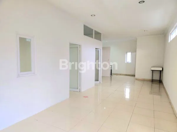 image RUANG USAHA STRATEGIS LANTAI 1 DENGAN LEBAR MUKA 14M DEKAT TSM (2)