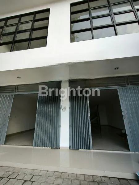 BRAND NEW - 2 UNIT RUKO SIAP HUNI 2 LANTAI 150 M² DI KAWASAN RAMAI DENPASAR BARAT