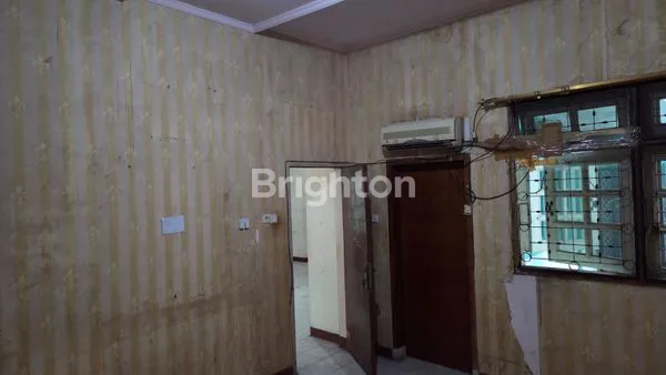 image DISEWAKAN RUMAH 1 LANTAI LAHAN BESAR AKSES MUDAH KE PUSAT KOTA (4)