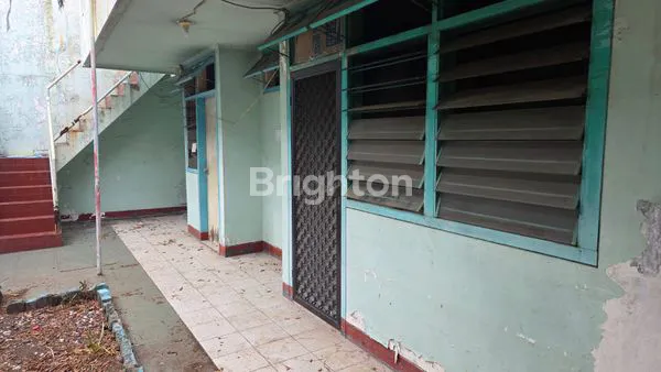 image DISEWAKAN RUMAH 1 LANTAI LAHAN BESAR AKSES MUDAH KE PUSAT KOTA (3)