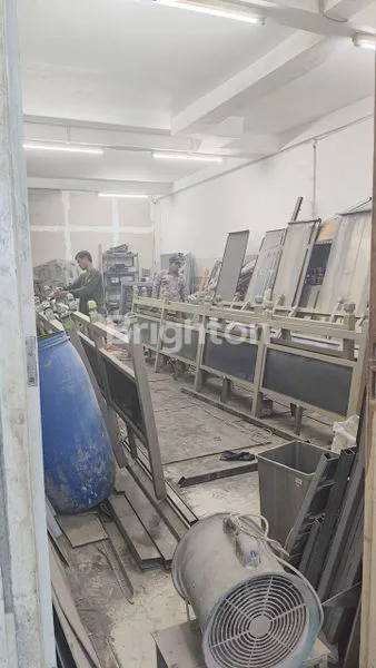 image GEDUNG & KANTOR DI MANYAR (6)