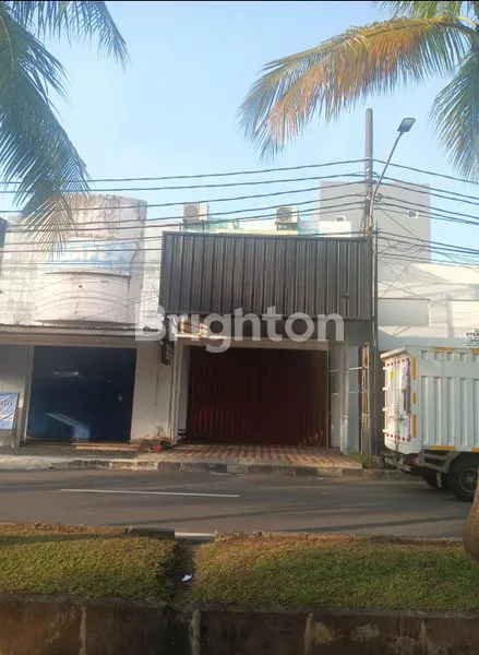 image RUKO STRATEGIS PASAR UBUD 2 LANTAI (1)