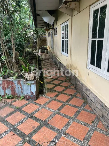 image JUAL RUMAH SANGAT LUAS DI LOKASI STRATEGIS (3)