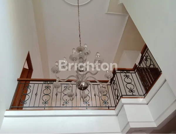 image RUMAH MEWAH (JALAN UTAMA)  DI PERUMAHAN UJUNG BERUNG INDAH – BANDUNG TIMUR  (7)