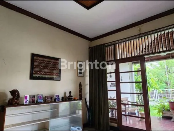 image RUMAH MEWAH DI JL.KENDANG SARI (2)