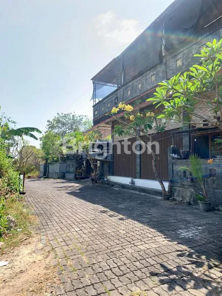 image RUMAH 2 LANTAI DENGAN RUKO DI BAWAH — LOKASI STRATEGIS & SIAP HUNI!\\N (7)