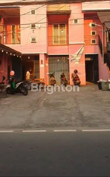 image RUMAH LOKASI STRATEGIS DEKAT TOLL, PASAR, STASIUN, COCOK DISEWAKAN UNTUK SHOWROOM, GUDANG EKSPEDISI, DAPUR CATERING DI BINTARA, BEKASI (2)