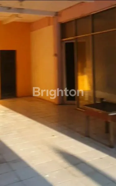 image RUMAH LOKASI STRATEGIS DEKAT TOLL, PASAR, STASIUN, COCOK DISEWAKAN UNTUK SHOWROOM, GUDANG EKSPEDISI, DAPUR CATERING DI BINTARA, BEKASI (4)