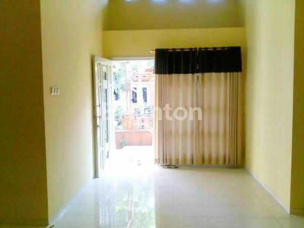 image RUMAH LUAS DISEWAKAN DI PERMATA JINGGA MALANG (3)