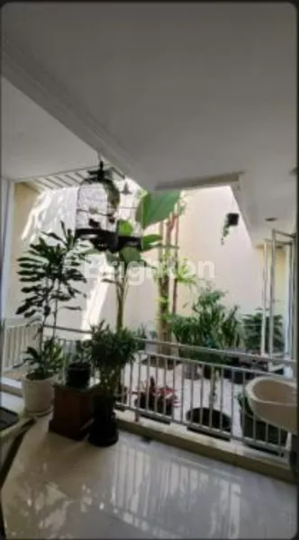 image RUMAH MEWAH 2.5 LANTAI VILLA BUKIT REGENCY PAKUWON INDAH-SURABAYA (3)