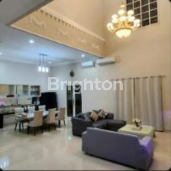 image RUMAH MEWAH 2.5 LANTAI VILLA BUKIT REGENCY PAKUWON INDAH-SURABAYA (8)