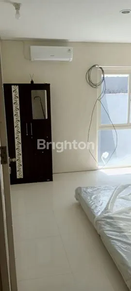 image RUMAH MODERN MINIMALIS LEBAR 8 2 LANTAI (2)