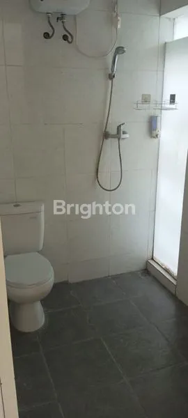 image RUMAH MODERN MINIMALIS LEBAR 8 2 LANTAI (5)