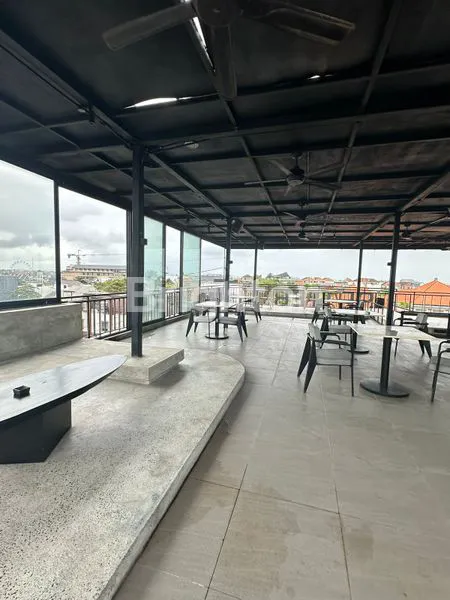 image DISEWAKAN ROOFTOP EKS RESTO DENGAN PEMANDANGAN 360° – LOKASI STRATEGIS DI DEPAN BAKED (4)