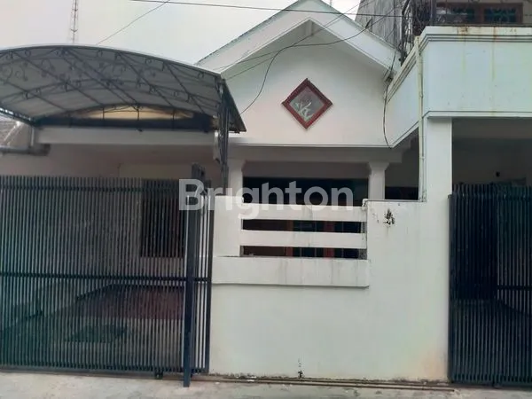 image RUMAH STRATEGIS 5 KT HADAP SELATAN SURABAYA (4)