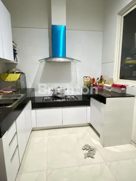 image RUMAH DARMO PERMAI TIMUR BARU RENOV ROW JALAN 3 MOBIL (4)