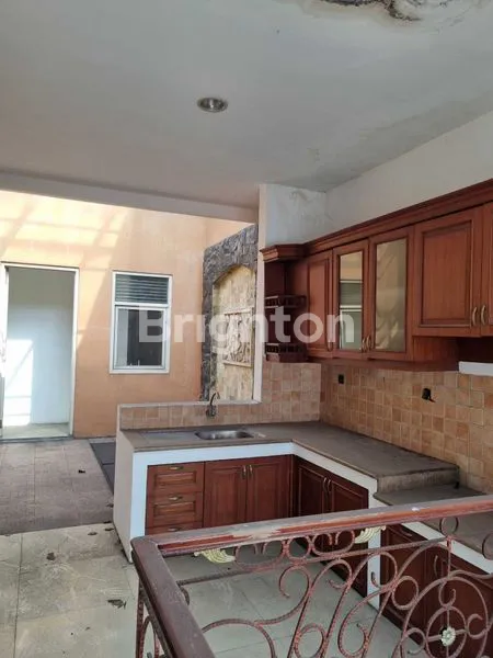 image RUKO 3 LANTAI STRATEGIS DI BOULEVARD KELAPA GADING (7)