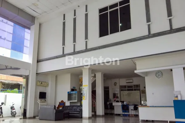 image BANGUNAN SHOWROOM DEALER 1037 M2 JALAN RADEN INTAN (6)