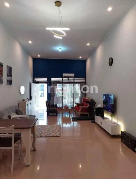 image RUMAH LUAS 256M² DI JL SUNU, STRATEGIS (3)