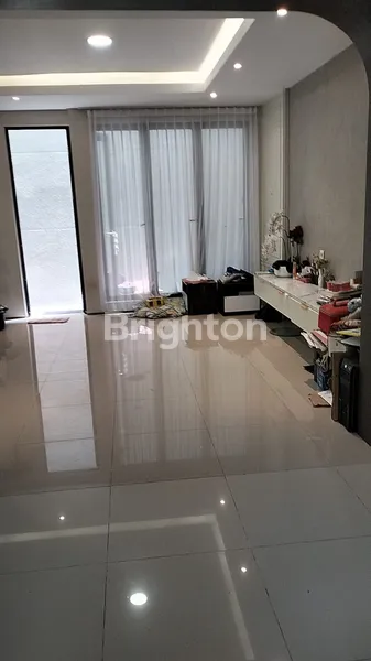 image RUMAH LEBAR 7 NEW RENOVASI 4 KAMAR DI NORTHWEST HILL CITRALAND (2)