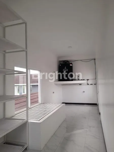 image RUMAH JAGAKARSA APIK SEMI FURNIS (5)