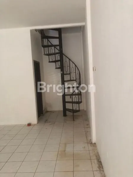 image RUKO 3 LANTAI DI AREA PALING STRATEGIS DENGAN PARKIR PALING LUAS (6)