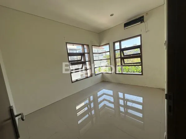 image RUMAH 2 LANTAI MODERN DI NUSA DUA, BALI SELATAN (4)