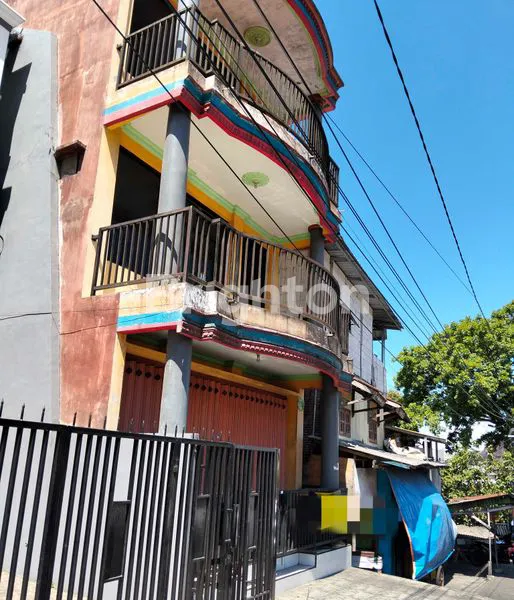 RUKO 3 LANTAI STRATEGIS DI BATU, DEKAT ALUN-ALUN