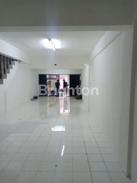 image RUKO 3 LANTAI SIAP HUNI DI BANDENGAN JAKARTA UTARA (2)