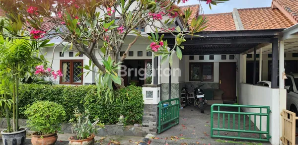 image RUMAH KONDISI TERAWAT NYAMAN ASRI BABATAN PRATAMA DEKAT WIYUNG MENGANTI LIDAH KULON ROYAL RESIDENCE UNESA CITRALAND PAKUWON MALL (3)