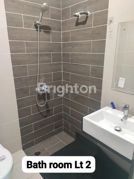 image DISEWAKAN  RUMAH 3KT SIAP HUNI DI CLUSTER BARONI, SUMMARECON GADING SERPONG (6)