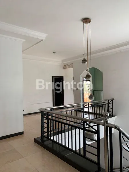 image RUMAH EKSKLUSIF 2.5 LANTAI DI PANAKKUKANG (7)