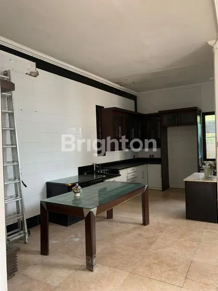 image RUMAH EKSKLUSIF 2.5 LANTAI DI PANAKKUKANG (8)