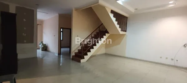 image RUMAH 2 LANTAI SIAP HUNI SUNTER PARADISE (5)