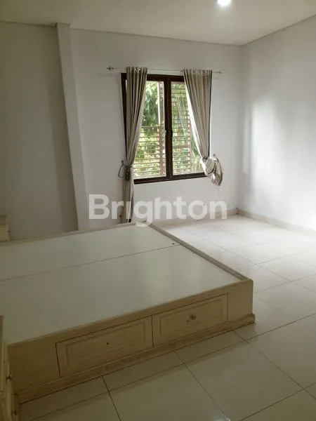 image RUMAH STRATEGIS BSD, 3 LANTAI NYAMAN (5)