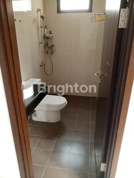 image RUMAH STRATEGIS BSD, 3 LANTAI NYAMAN (3)