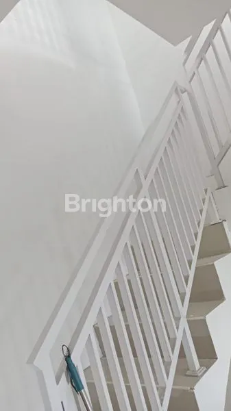 image RUMAH BARU SIAP HUNI DENGAN DESAIN MINIMALIS MODERN INI BERLOKASI DI AREA STRATEGIS KEBO IWA UTARA, LINGKUNGAN TENANG DAN BEBAS BANJIR (3)