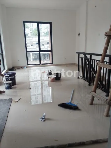 image RUKO STRATEGIS DI KOMPLEKS APARTEMEN AKASIA BSD — LANGSUNG DEKAT JALAN RAYA UTAMA! (5)
