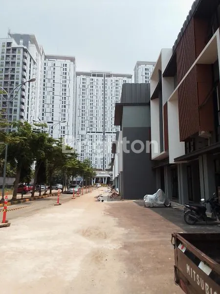 image RUKO STRATEGIS DI KOMPLEKS APARTEMEN AKASIA BSD — LANGSUNG DEKAT JALAN RAYA UTAMA! (2)