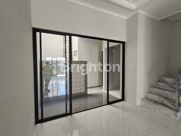 image NEW GRESS 2 LANTAI WISMA MUKTI KLAMPIS SELANGKAH KE RAYA MERR (5)